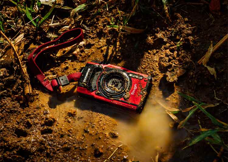 Olympus Stylus Tough TG-5 rood