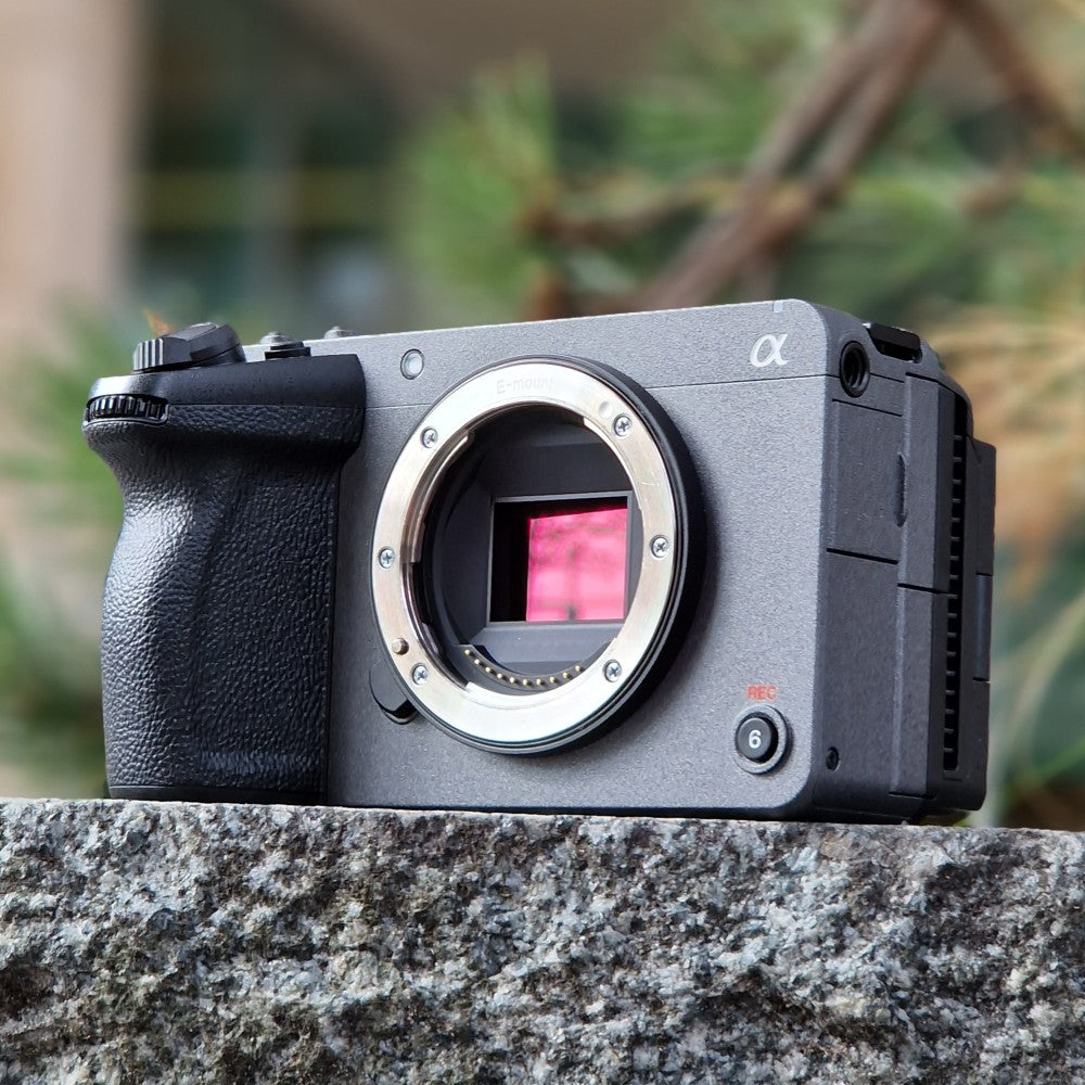 Sony FX30 + E 18-105mm f/4.0