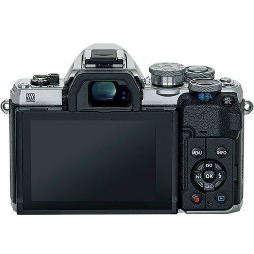 Olympus OM-D E-M10 Mark IV Silver + ED 14-150mm II Special Edition