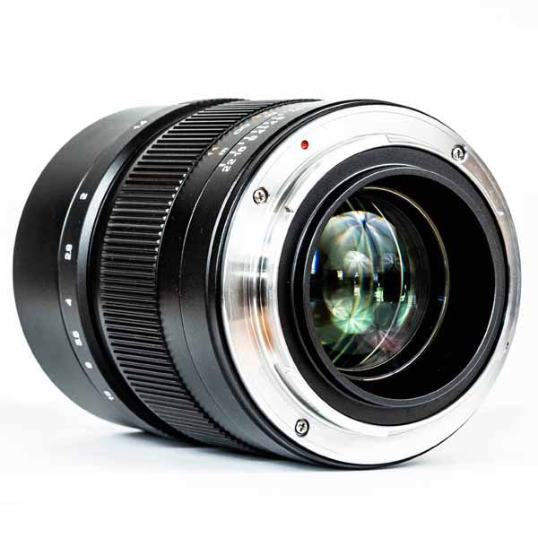 Zhongyi Mitakon 65mm f/1.4 pour Fuji GFX OUTLET