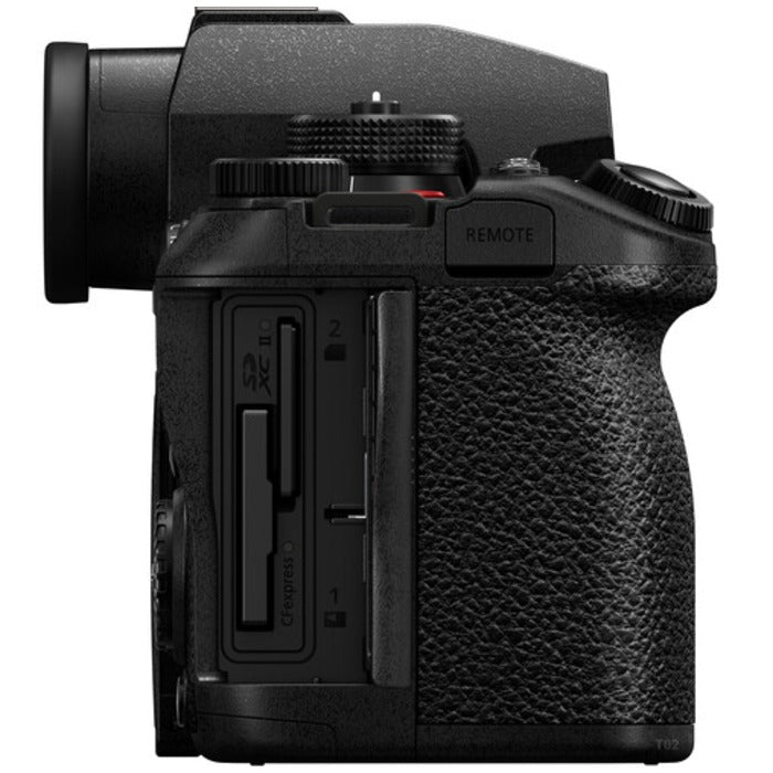 Panasonic Lumix DC-S1R II + Lumix S 24-105mm f/4.0 Macro OIS
