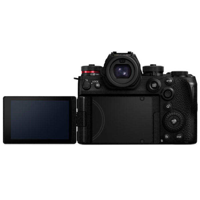 Panasonic Lumix DC-S1R II + Lumix S 24-105mm f/4.0 Macro OIS