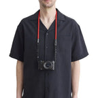 Artisan & Artist ACAM 307A Courroie pour appareil photo, rouge