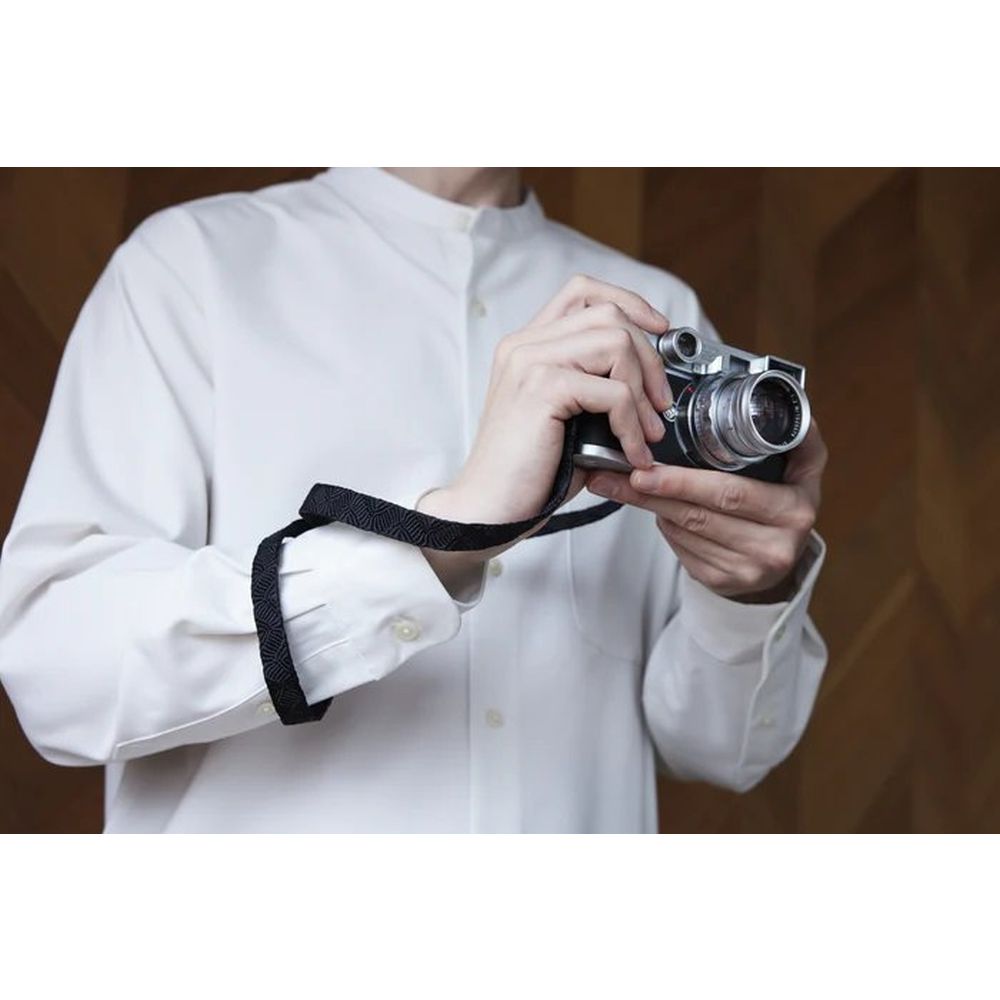 Artisan & Artist ACAM 318 Sazanami Seidenarmband schwarz