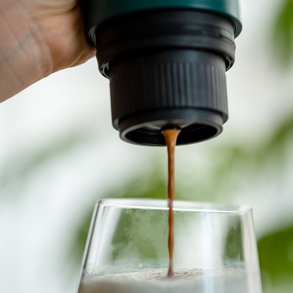 OutIn Nano Portable Electric Espresso Machine – Verde azulado
