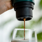 OutIn Nano Portable Electric Espresso Machine – Verde azulado