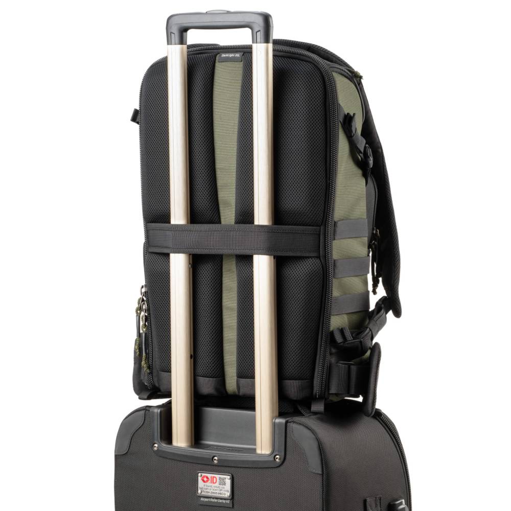 Think Tank DarkLight Backpack 25L - Montana Groen