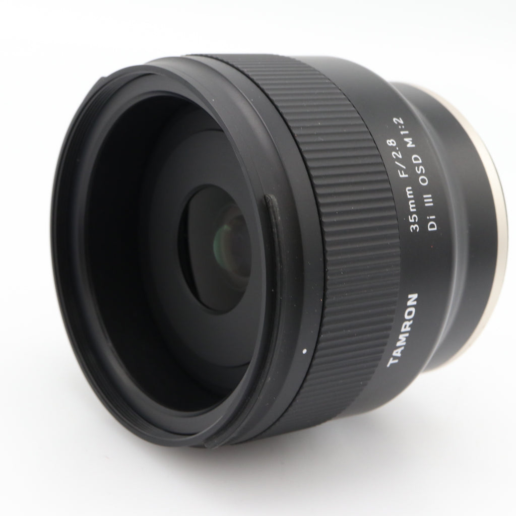 Tamron 35mm f/2.8 DI III OSD 1/2 Macro Sony FE usato