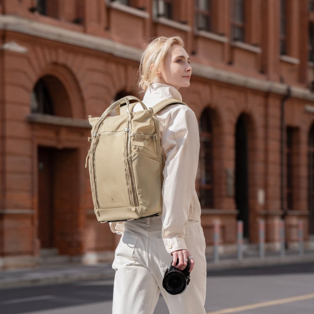 PGYTECH OneGo Roamer Tote Zaino 18L - Sand Khaki
