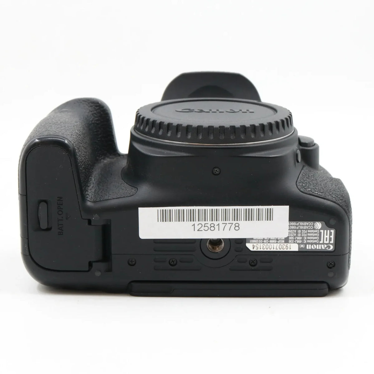 Canon EOS 77D body used