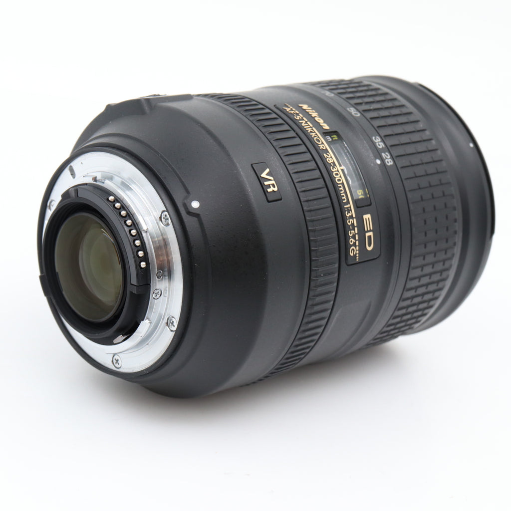 Nikon AF-S 28-300mm f/3.5-5.6G ED VR tweedehands