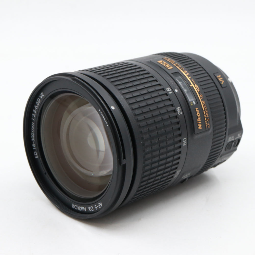Nikon AF-S 18-300mm f/3.5-5.6G ED VR DX tweedehands