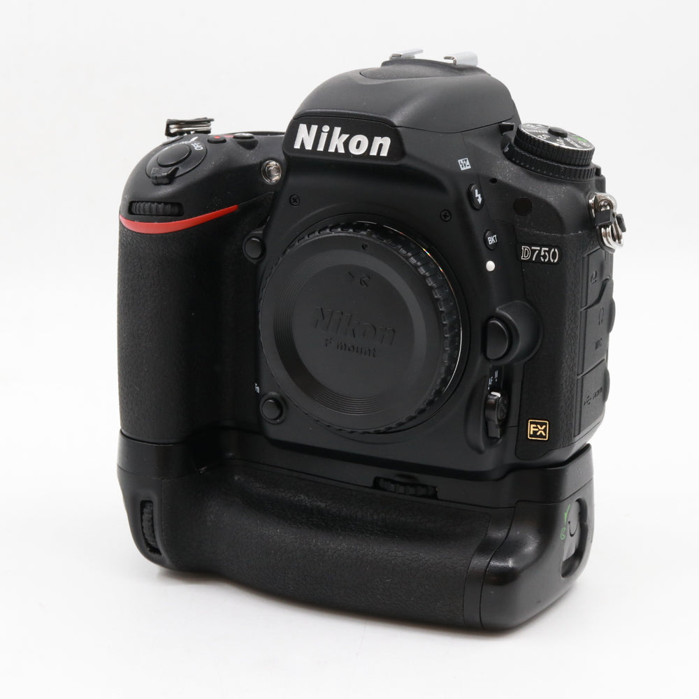 Nikon D750 + MB-D16 tweedehands
