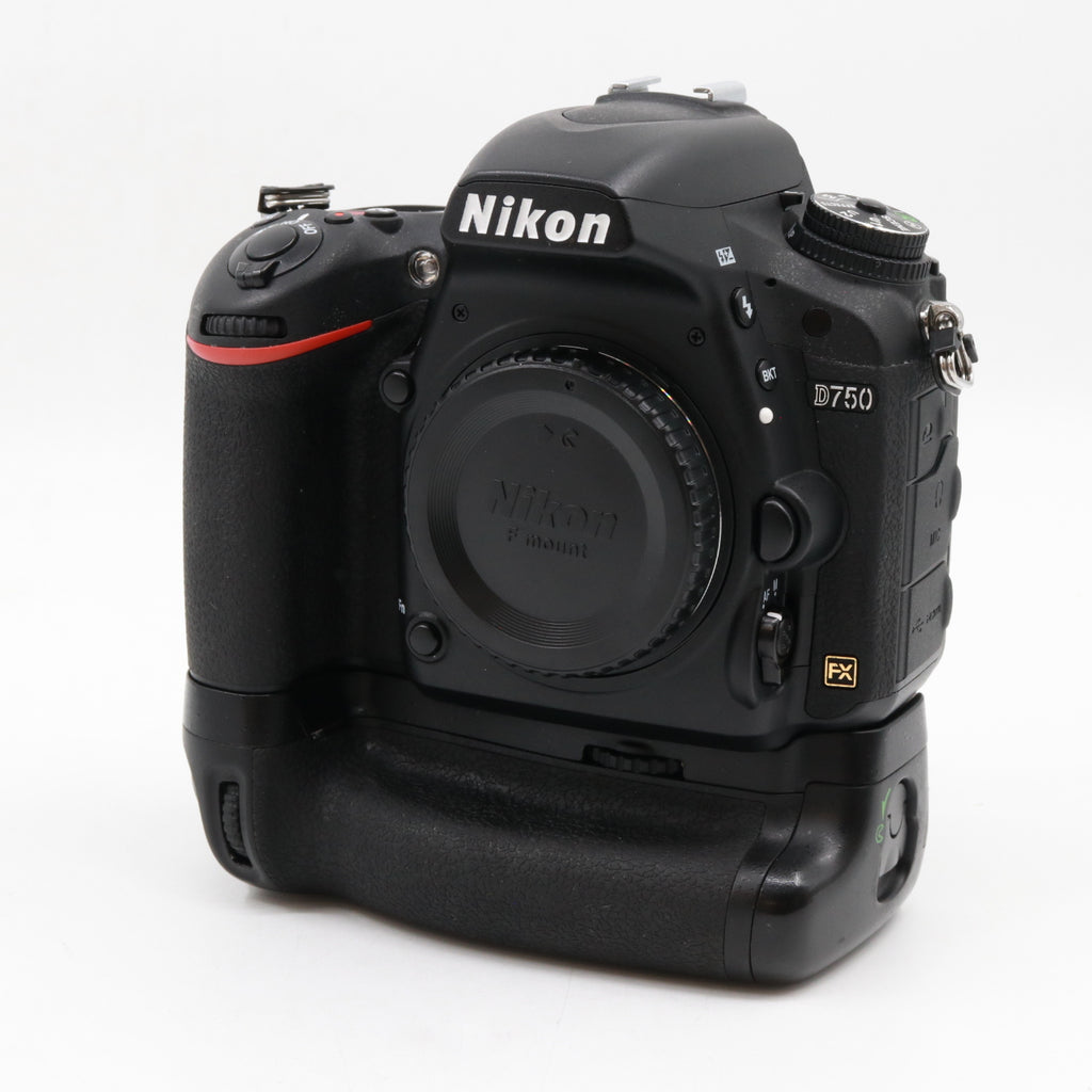 Nikon D750 + MB-D16 tweedehands