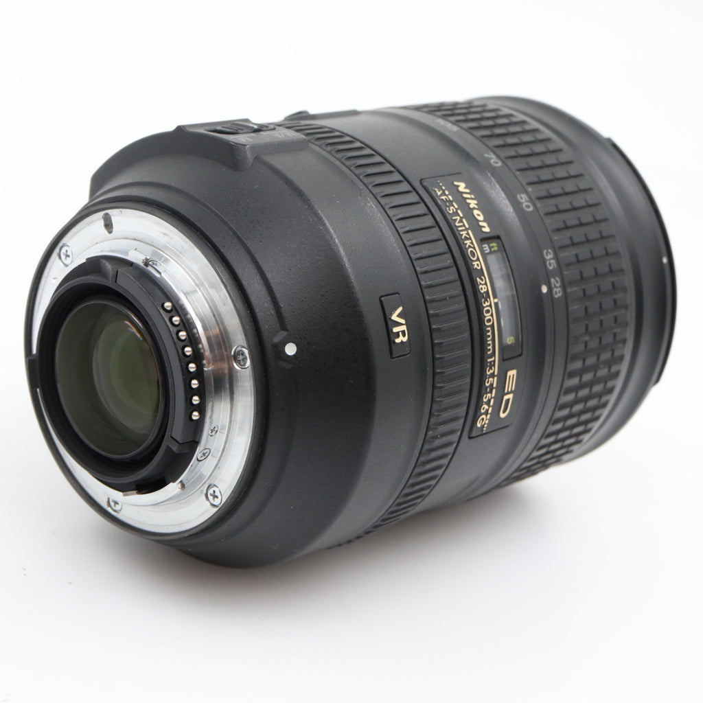 Nikon AF-S 28-300mm f/3.5-5.6G ED VR tweedehands