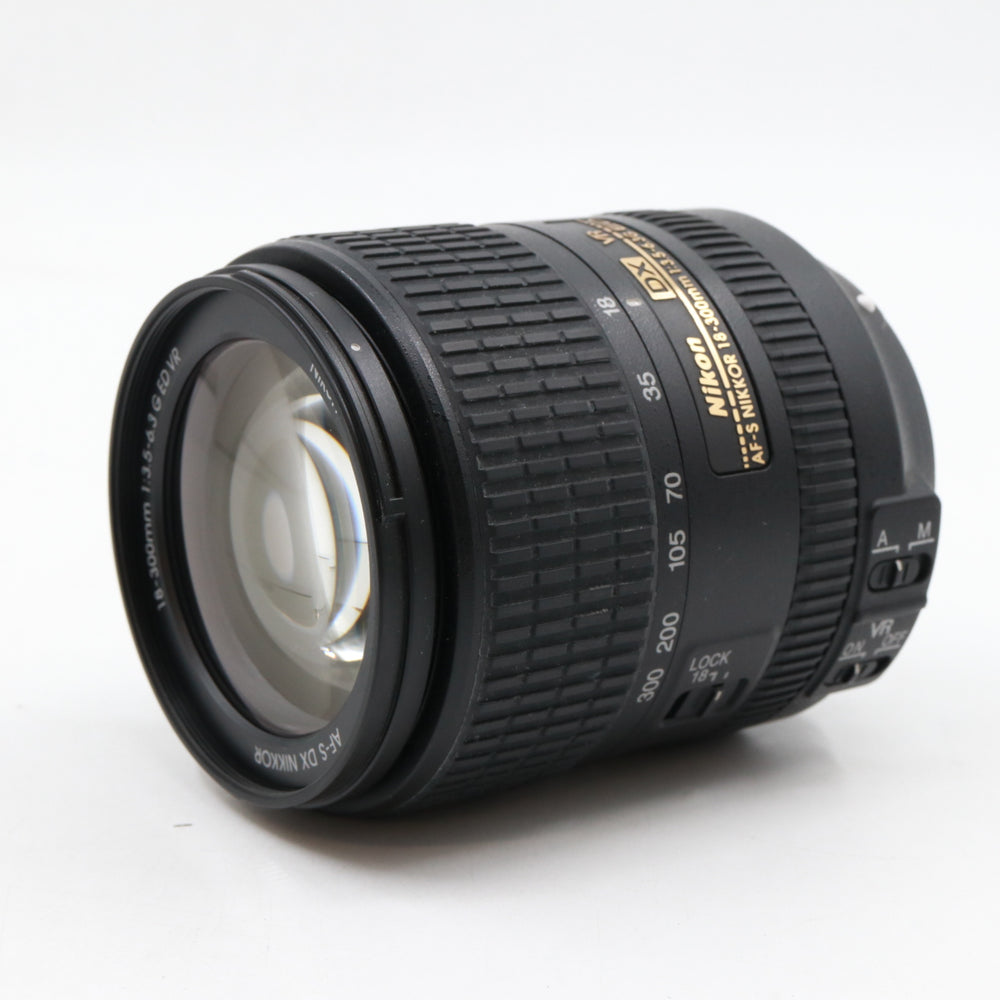 Nikon AF-S 18-300mm f/3.5-5.6G ED VR DX tweedehands