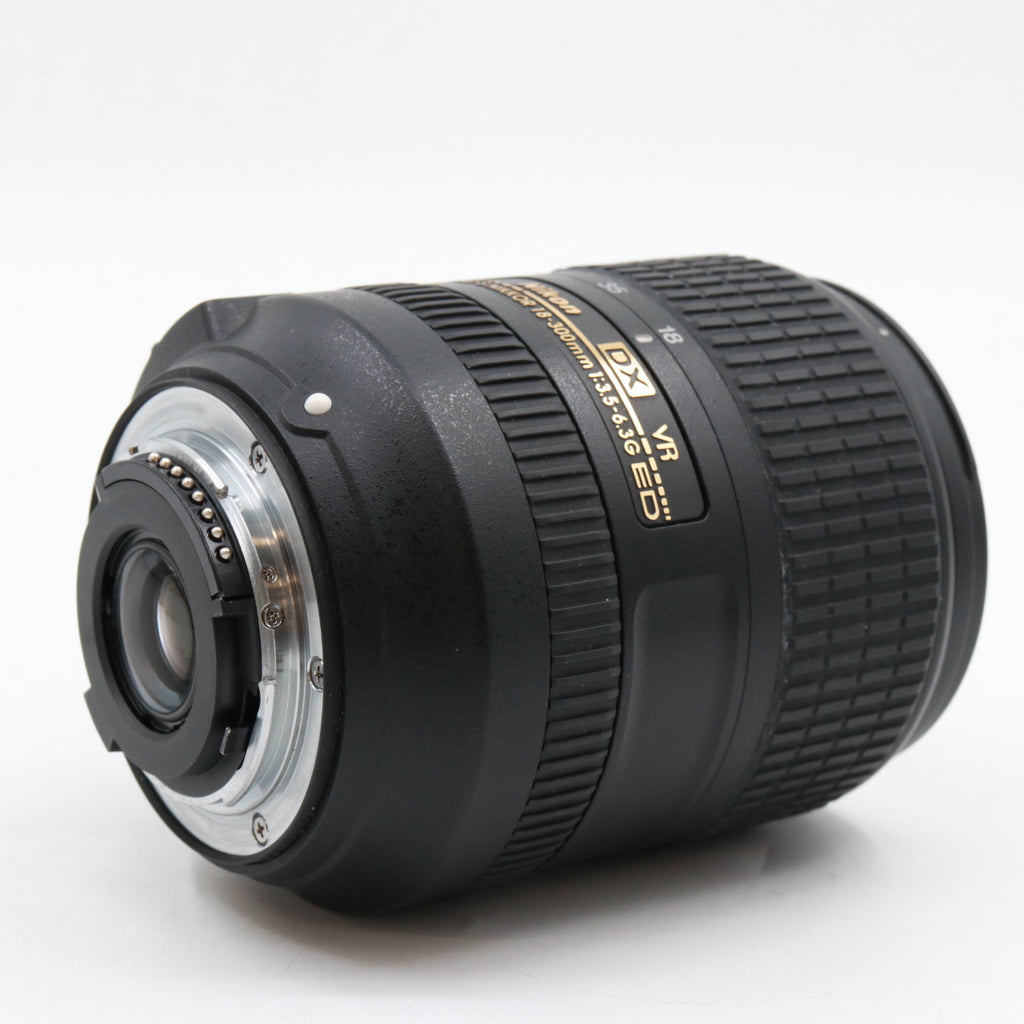 Nikon AF-S 18-300mm f/3.5-5.6G ED VR DX tweedehands