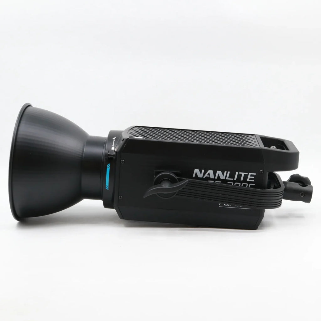 Nanlite FS-300C LED RGBW Spot Light tweedehands