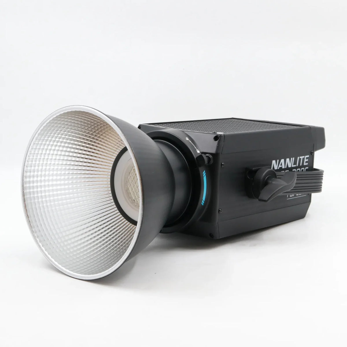 Nanlite FS-300C LED RGBW Spot Light tweedehands