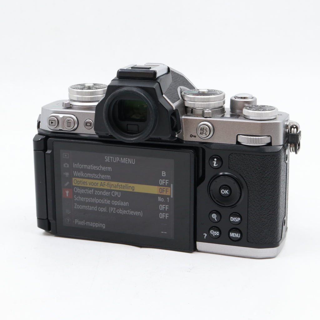 Nikon Z fc + 28mm F/2.8 special edition tweedehands