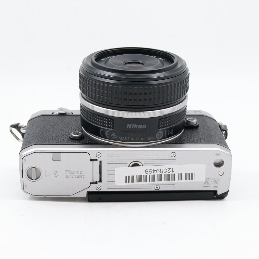 Nikon Z fc + 28mm F/2.8 special edition tweedehands