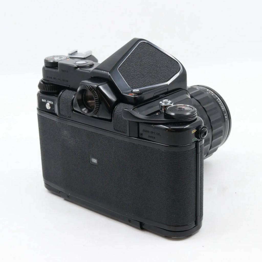 Pentax 6x7 body + SMC Takumar 105mm f/2.4 + handle tweedehands