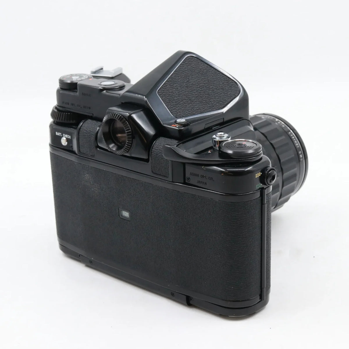 Pentax 6x7 body + SMC Takumar 105mm f/2.4 + handle tweedehands