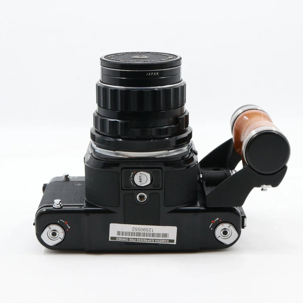 Pentax 6x7 body + SMC Takumar 105mm f/2.4 + handle tweedehands
