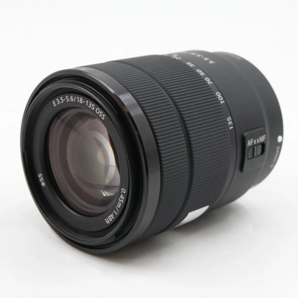 Sony E 18-135mm f/3.5-5.6 OSS tweedehands