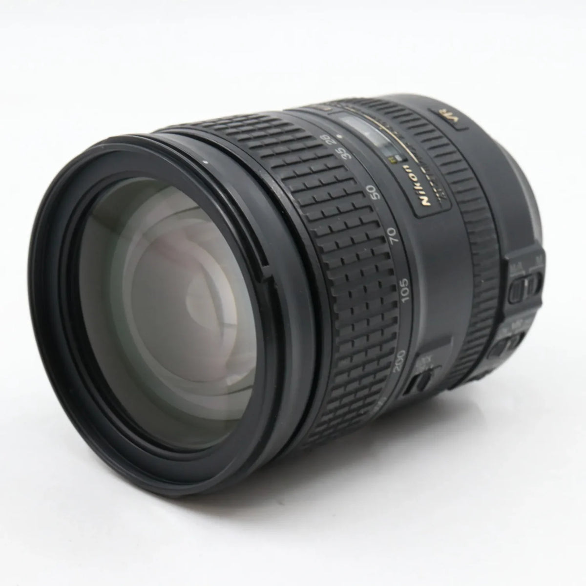 Nikon AF-S 28-300mm f/3.5-5.6G ED VR tweedehands
