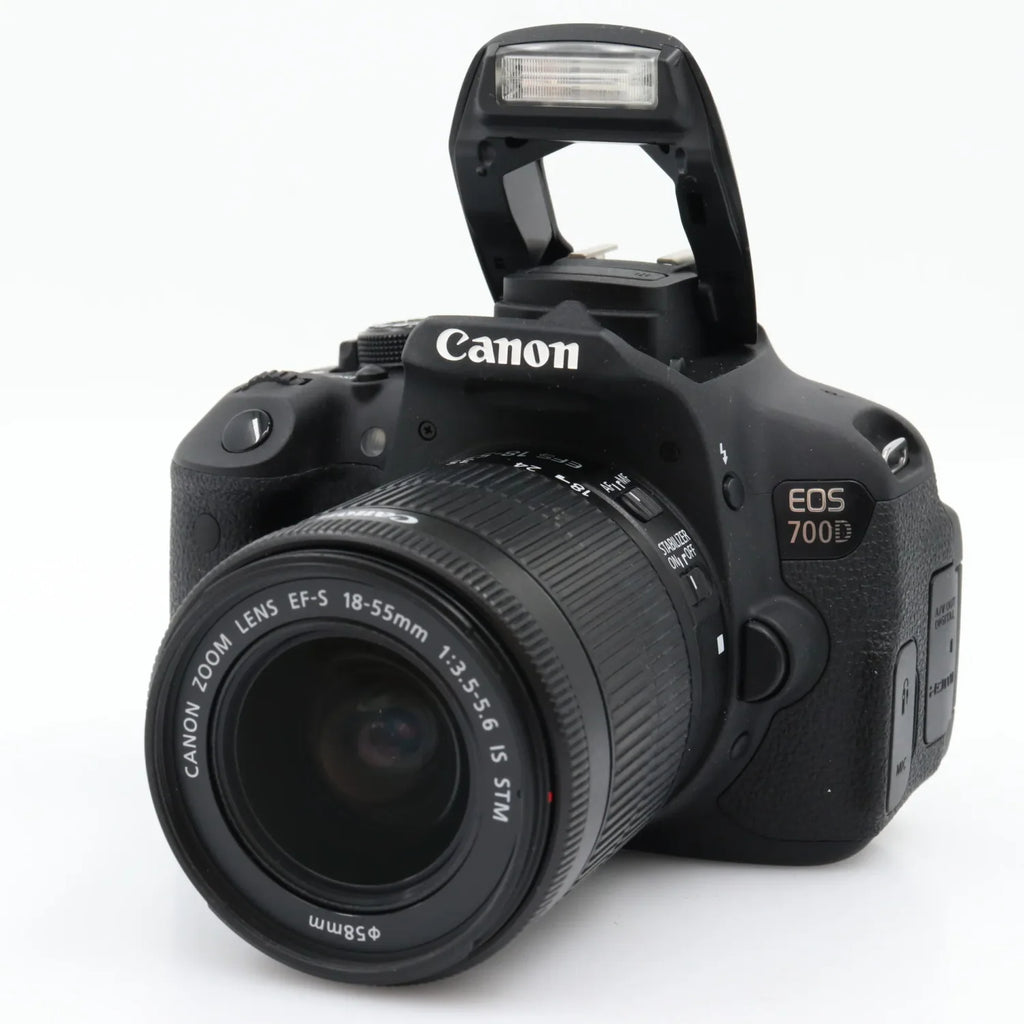 Canon EOS 700D + EF-S 18-55mm f/3.5-5.6 IS STM usato
