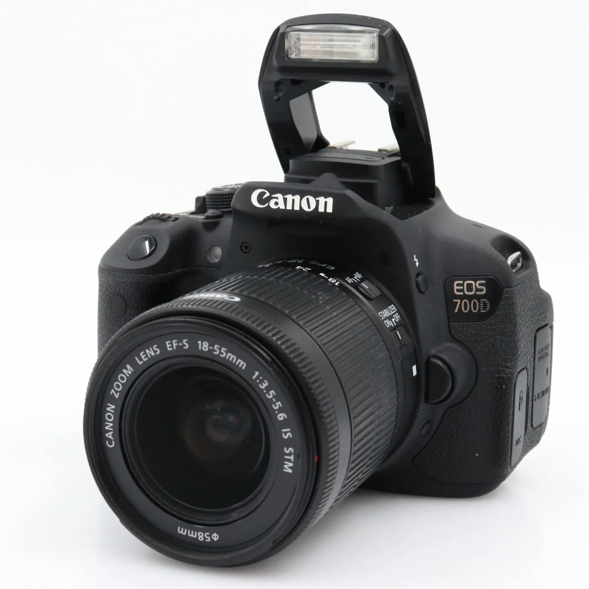 Canon EOS 700D + EF-S 18-55mm f/3.5-5.6 IS STM usato