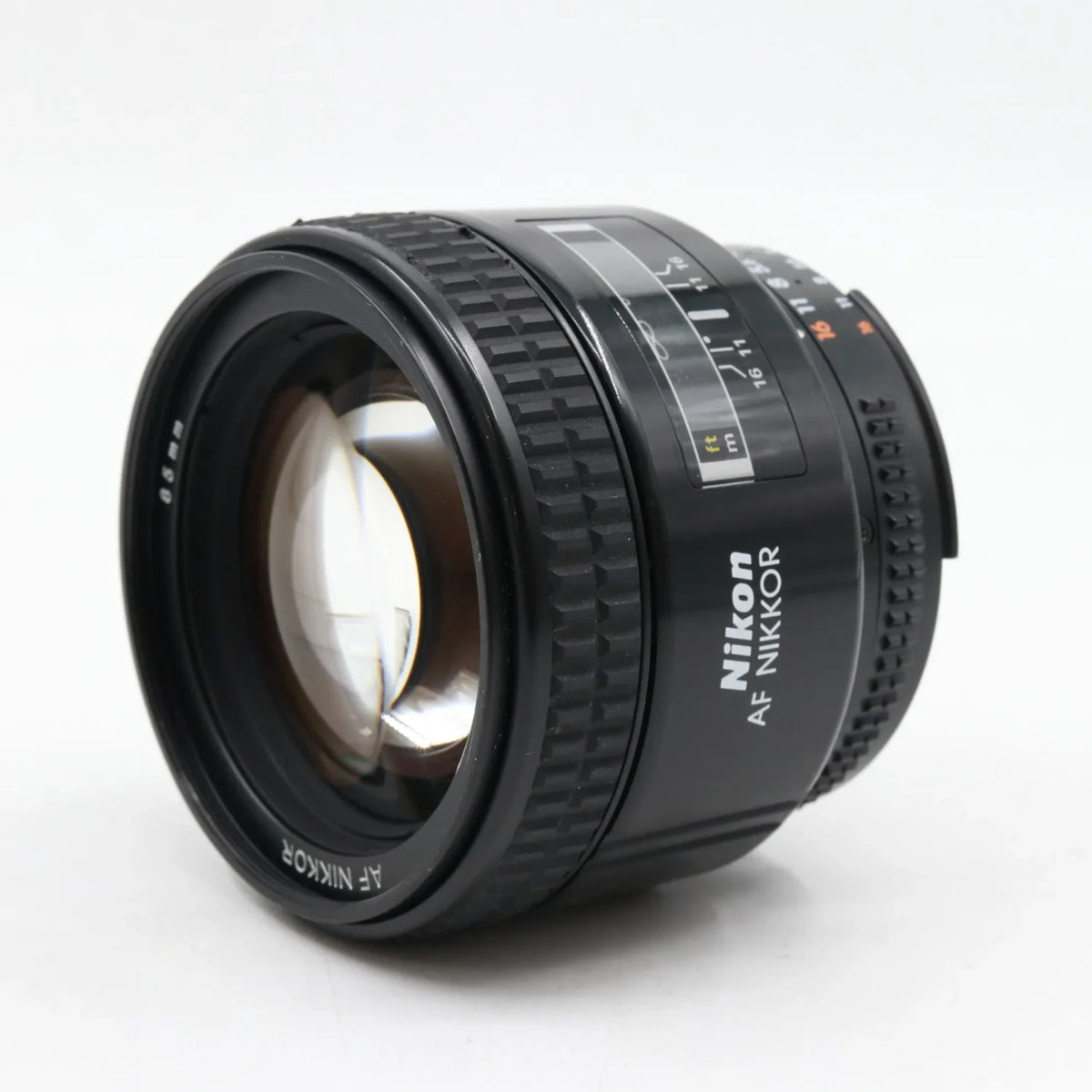 Nikon AF 85mm f/1.8 D