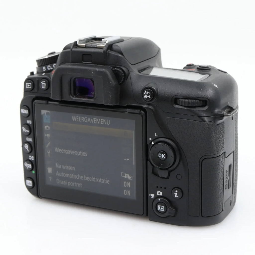 Nikon D7500
