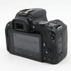 Canon EOS 200D