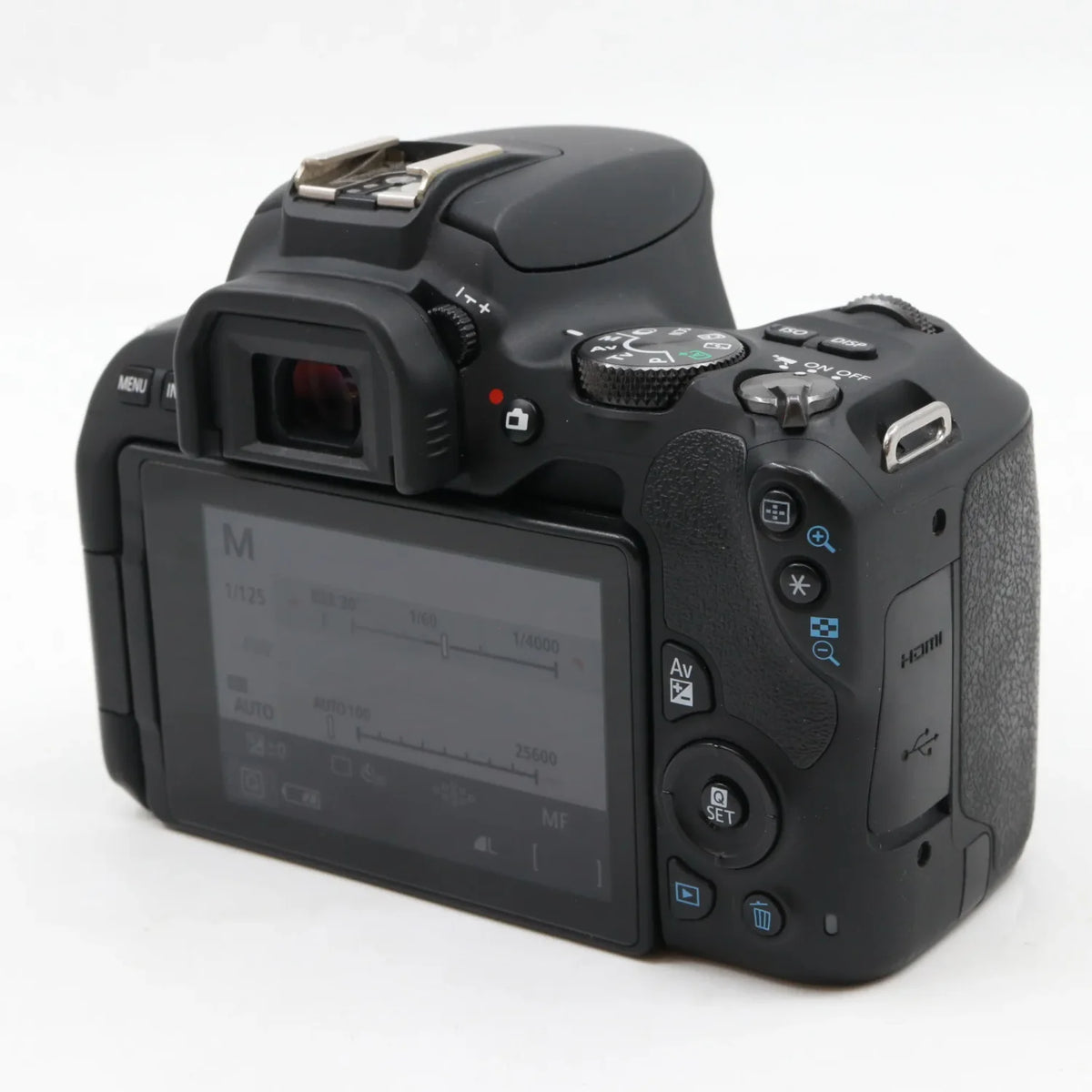 Canon EOS 200D