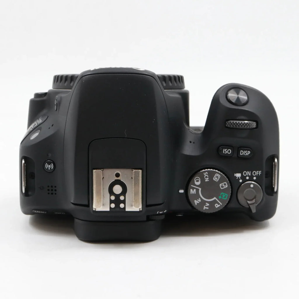 Canon EOS 200D