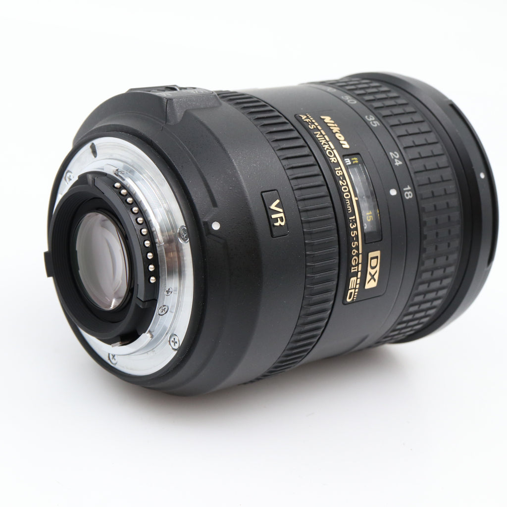 Nikon AF-S 18-200mm f/3.5-5.6G ED DX VR II segunda mano