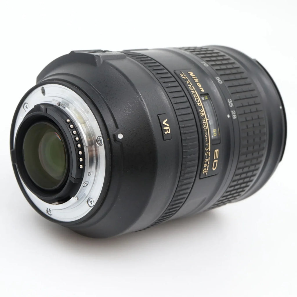 Nikon AF-S 28-300mm f/3.5-5.6G ED VR