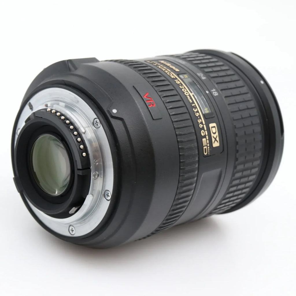 Nikon AF-S 18-200mm f/3.5-5.6G ED DX VR usato