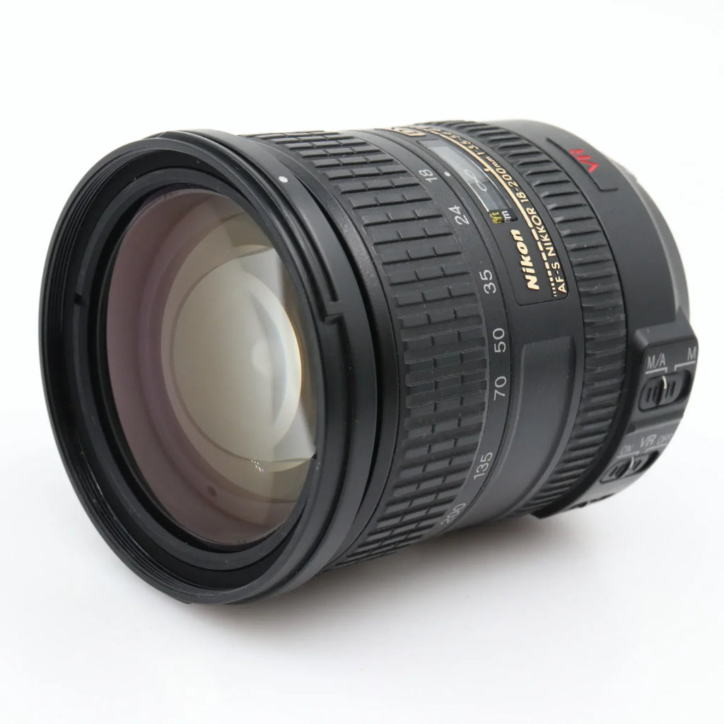 Nikon AF-S 18-200mm f/3.5-5.6G ED DX VR usato