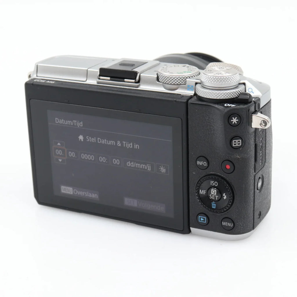 Canon EOS M6 + 15-45mm f/3.5-6.3 IS STM used