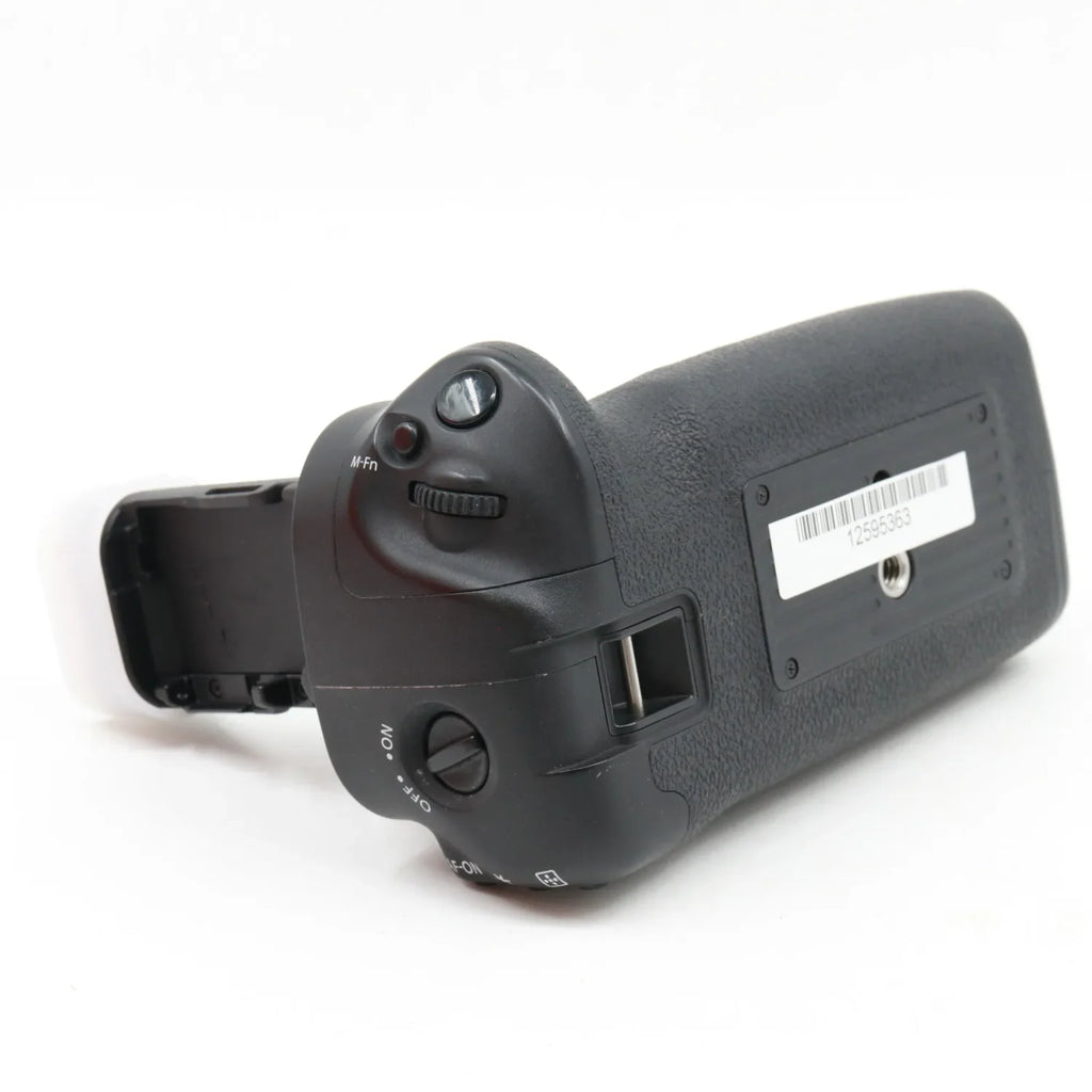 Canon BG-E20 batterygrip used