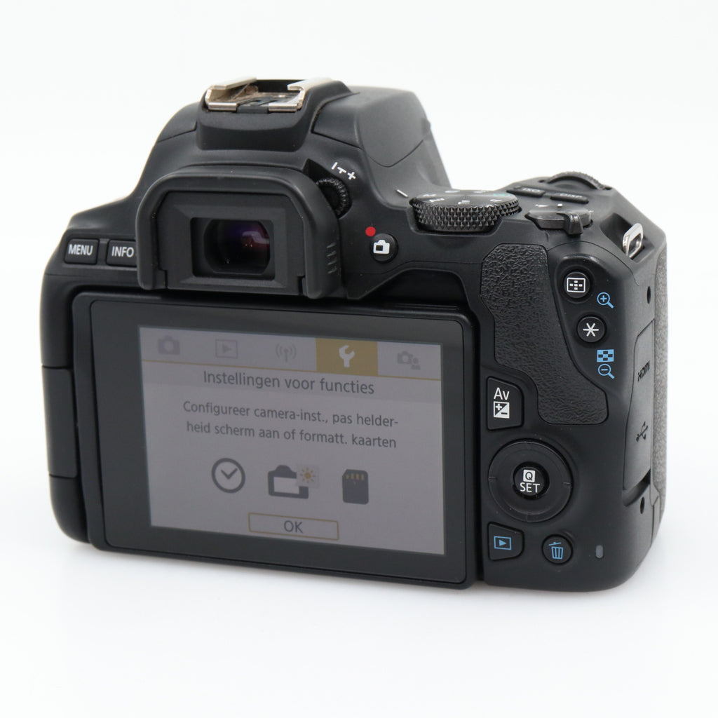 Canon EOS 250D